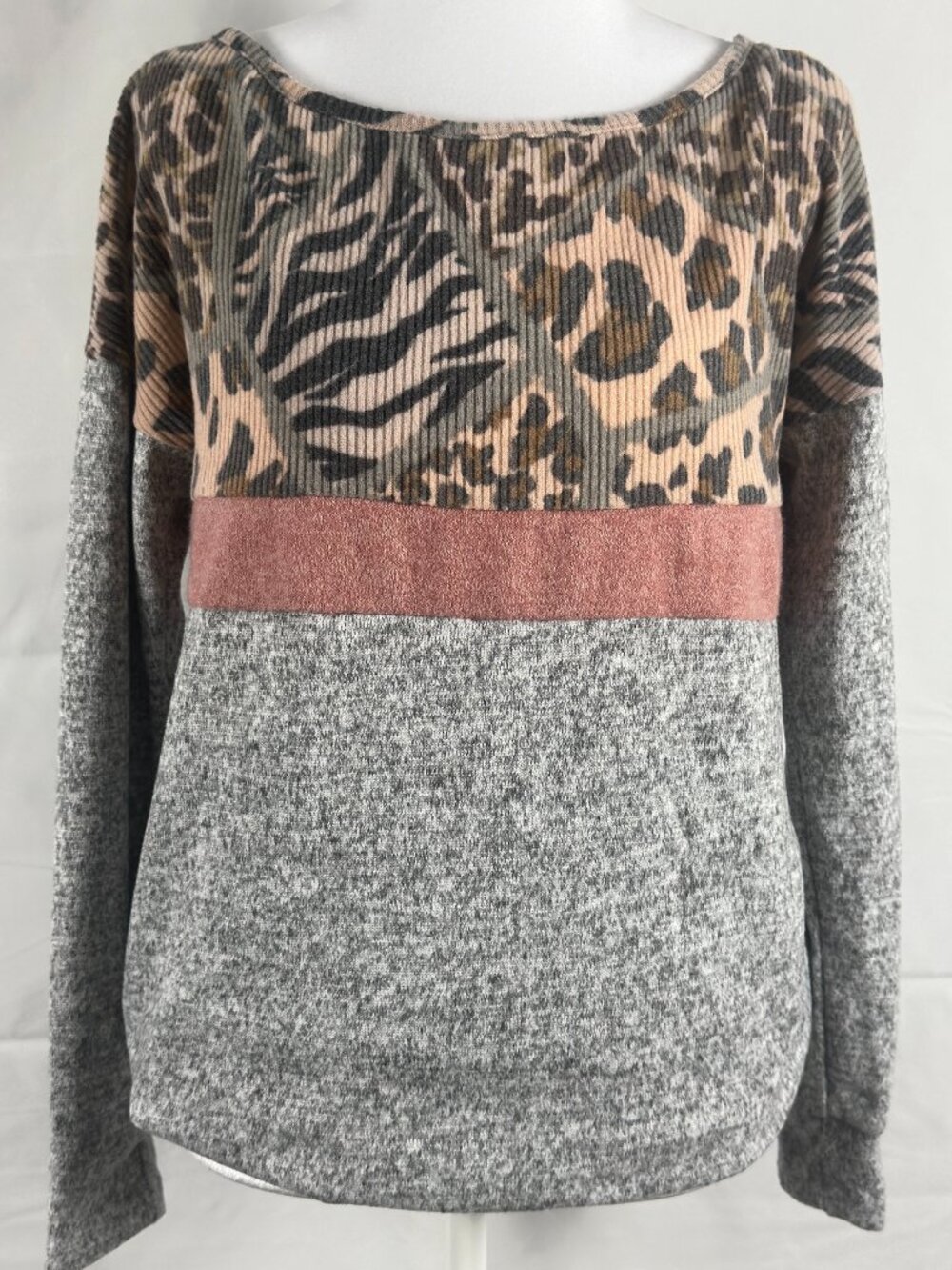 Twenty Second Color‑Block Animal Print Long Sleeve Top NWOT SM/M/LRG BTS, Fall